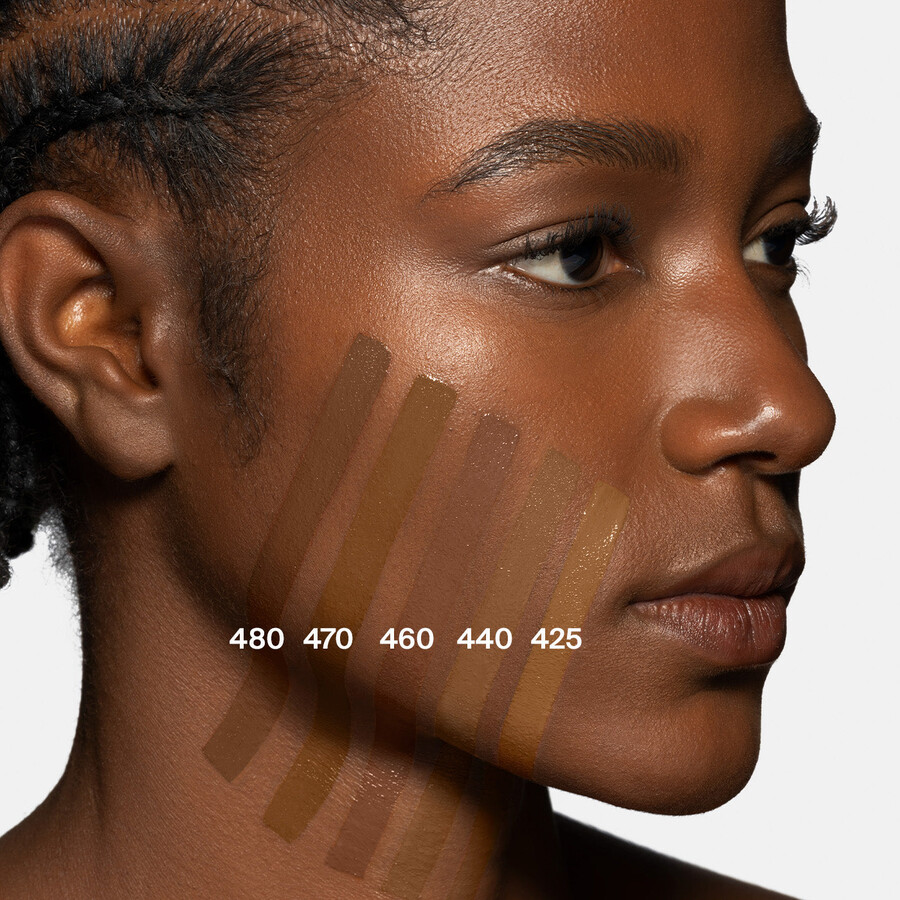 triclone skin tech foundation discovery set